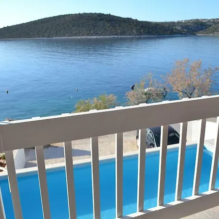 Holiday home Beach House, Heated Private Pool, Bouy Sevid