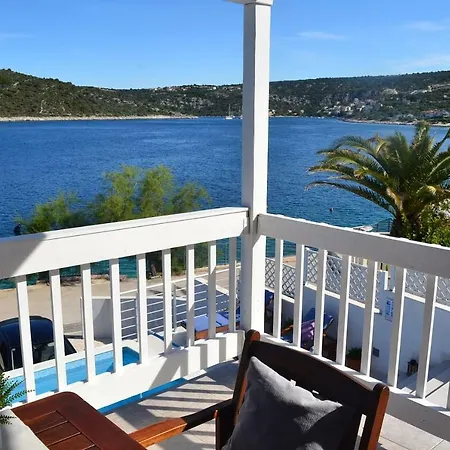 Beach House, Heated Private Pool, Bouy