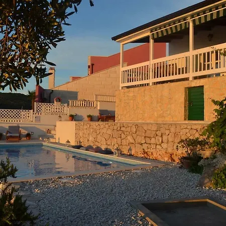 Holiday home Beach House, Heated Private Pool, Bouy