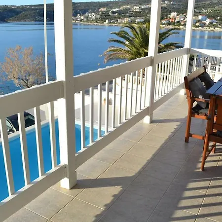 Beach House, Heated Private Pool, Bouy * Sevid
